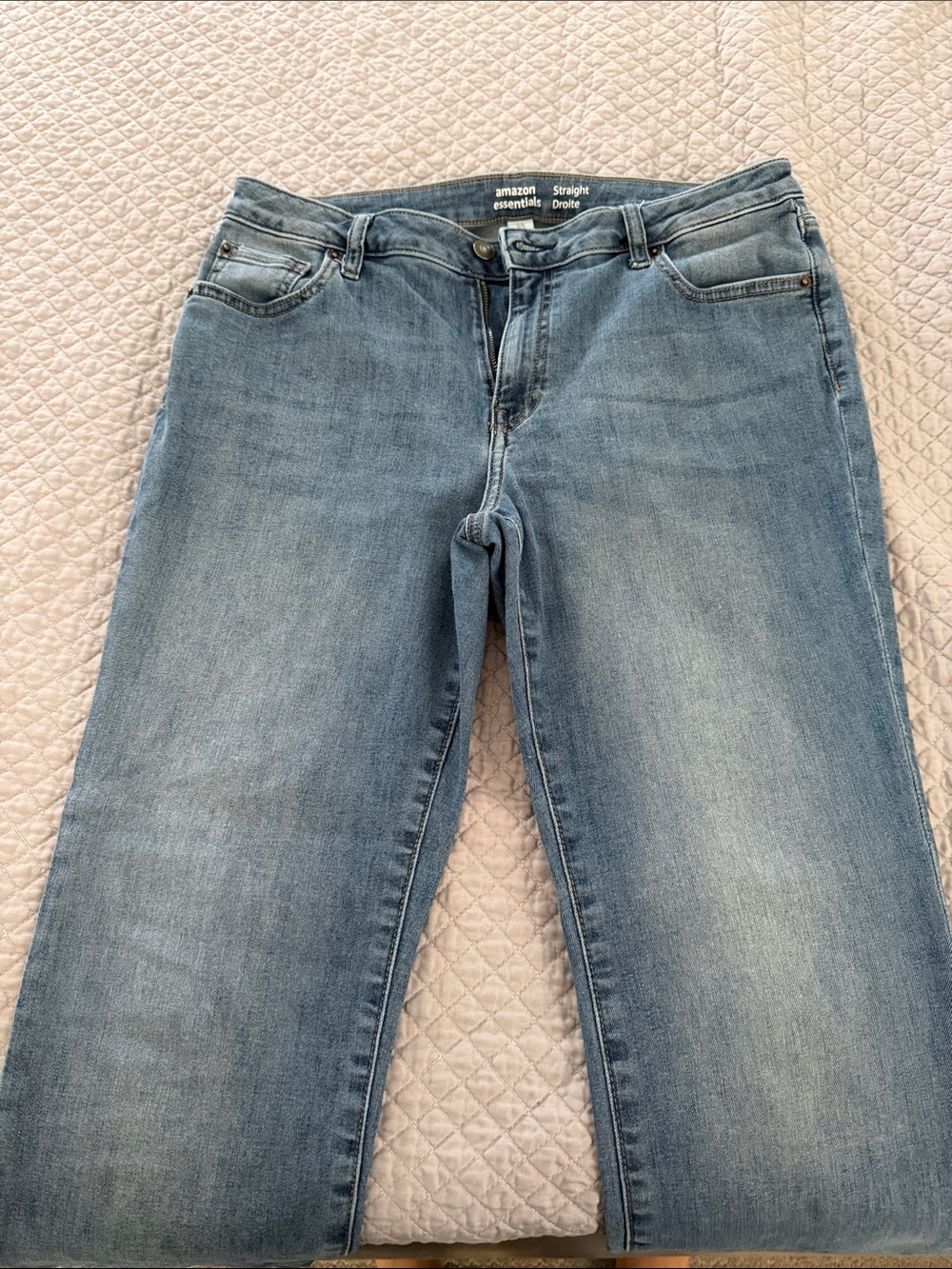 Amazon Essentials Women’s Straight Leg Jeans - Medium Blue Wash